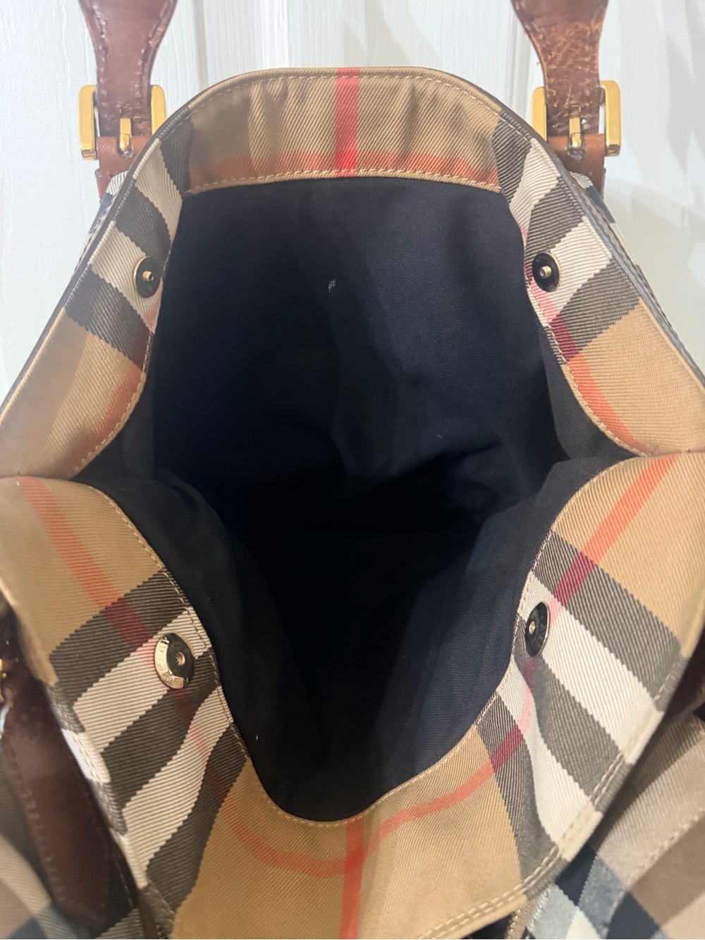 Burberry Classic Plaid diaper bag with Brown Leather Trim - Picture 10 of 10